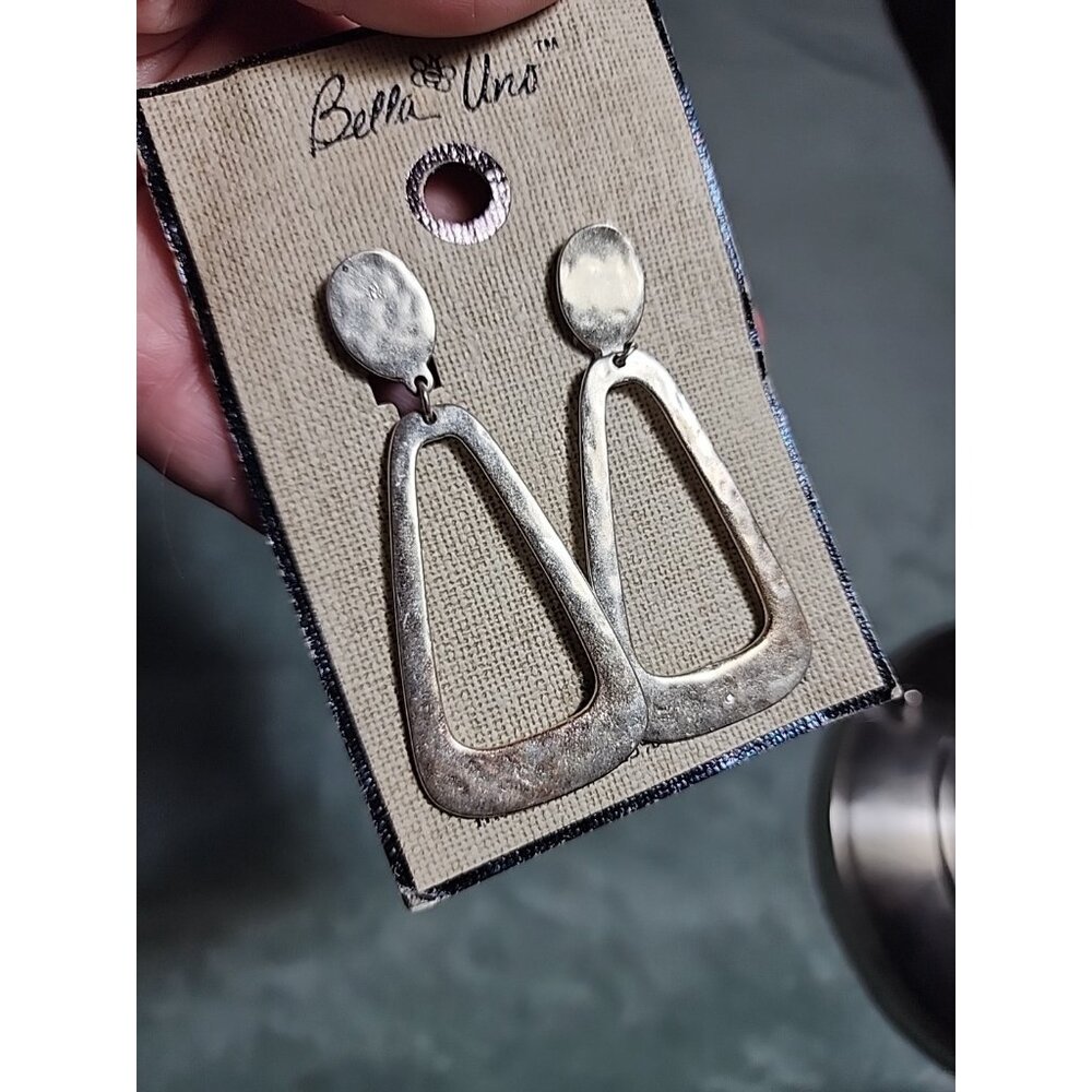 Bella Uno Dangle/ Drop Silvertone Hammered Metal Clip On Earrings NWT